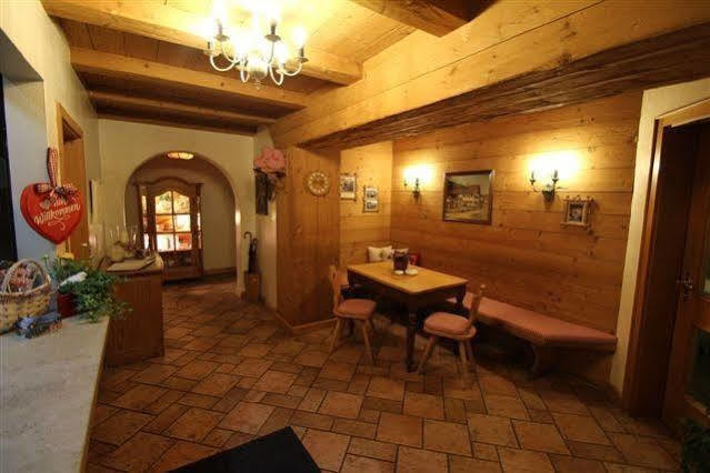 Landgasthof Kirchmayer Farchant Exterior foto